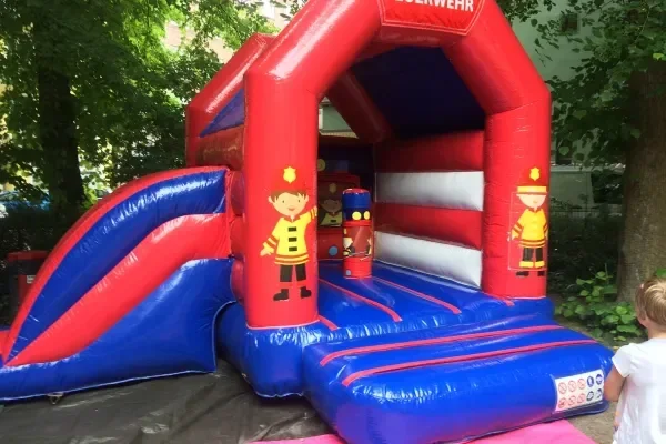 Kleine Feuerwehr Hüpfburg