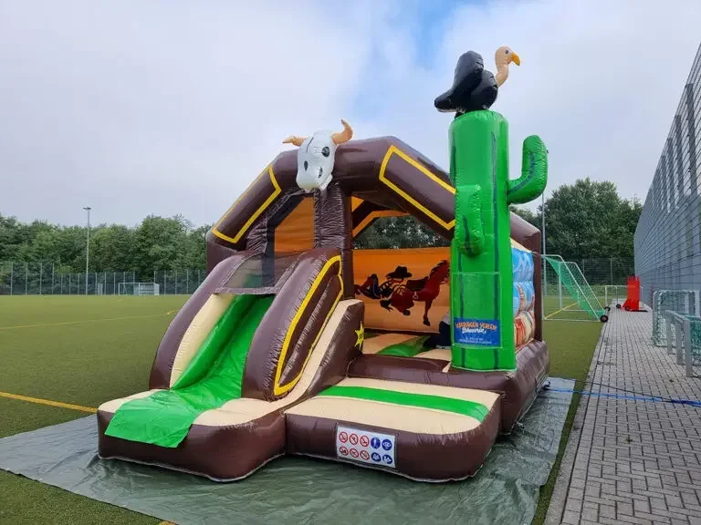 Wild West Hüpfburg mit Rutsche