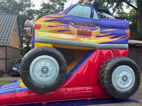 Hüpfburg Monstertruck