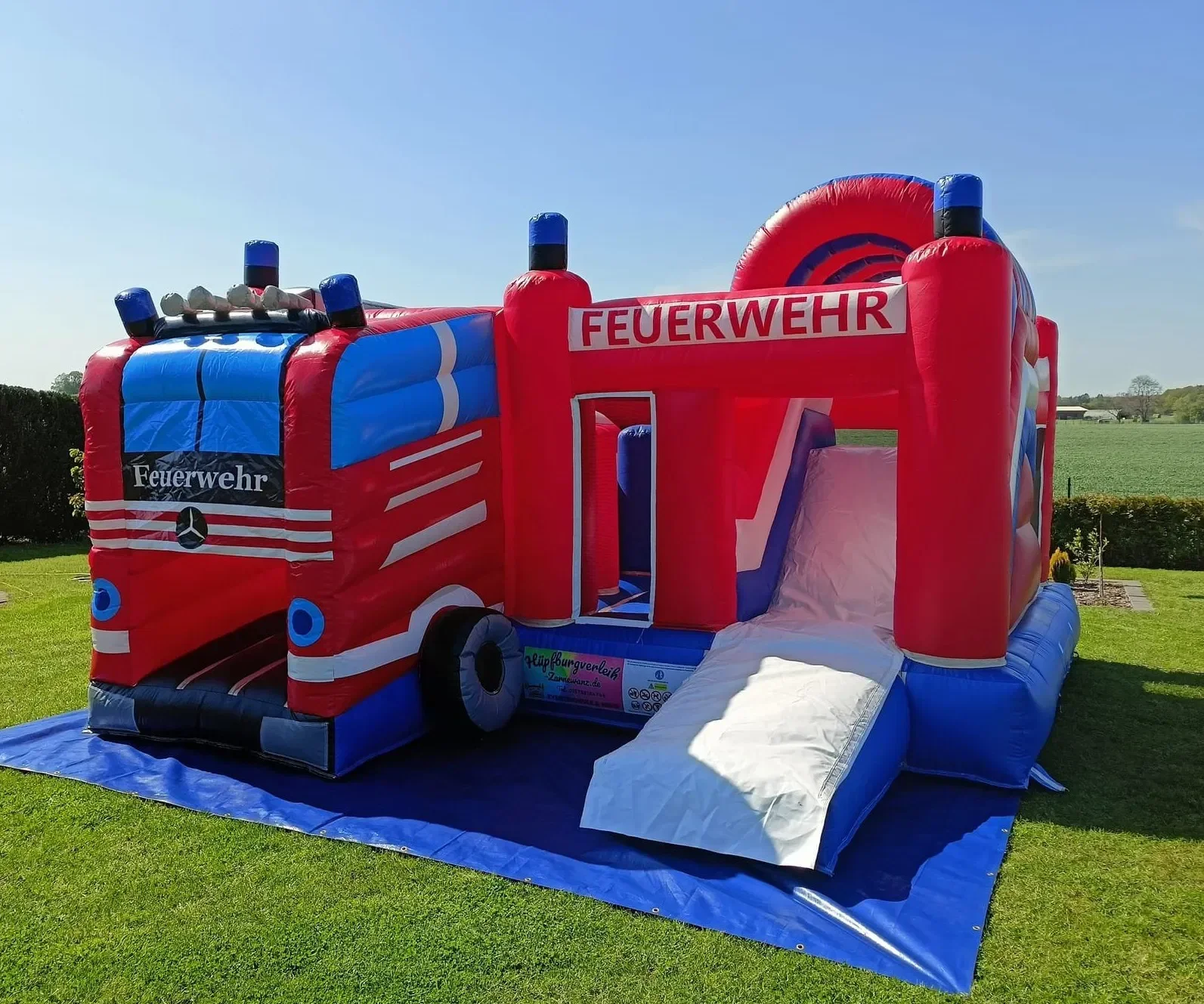 Hüpfburg Feuerwehr Station
