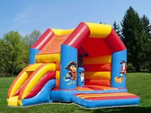 Hüpfburg Party Pirat